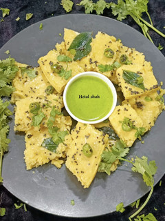 इंस्टेंट खमन(Instant khaman dhokla recipe in hindi) रेसिपी मुख्य फोटो