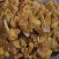 A picture of White Matar Chole (Street Food).