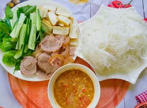 Hình của món Bún mắm nêm bắp bò,đậu hủ,rau sống,dưa leo.