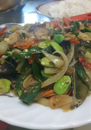 Foto resep Ikan kembung tumis pete