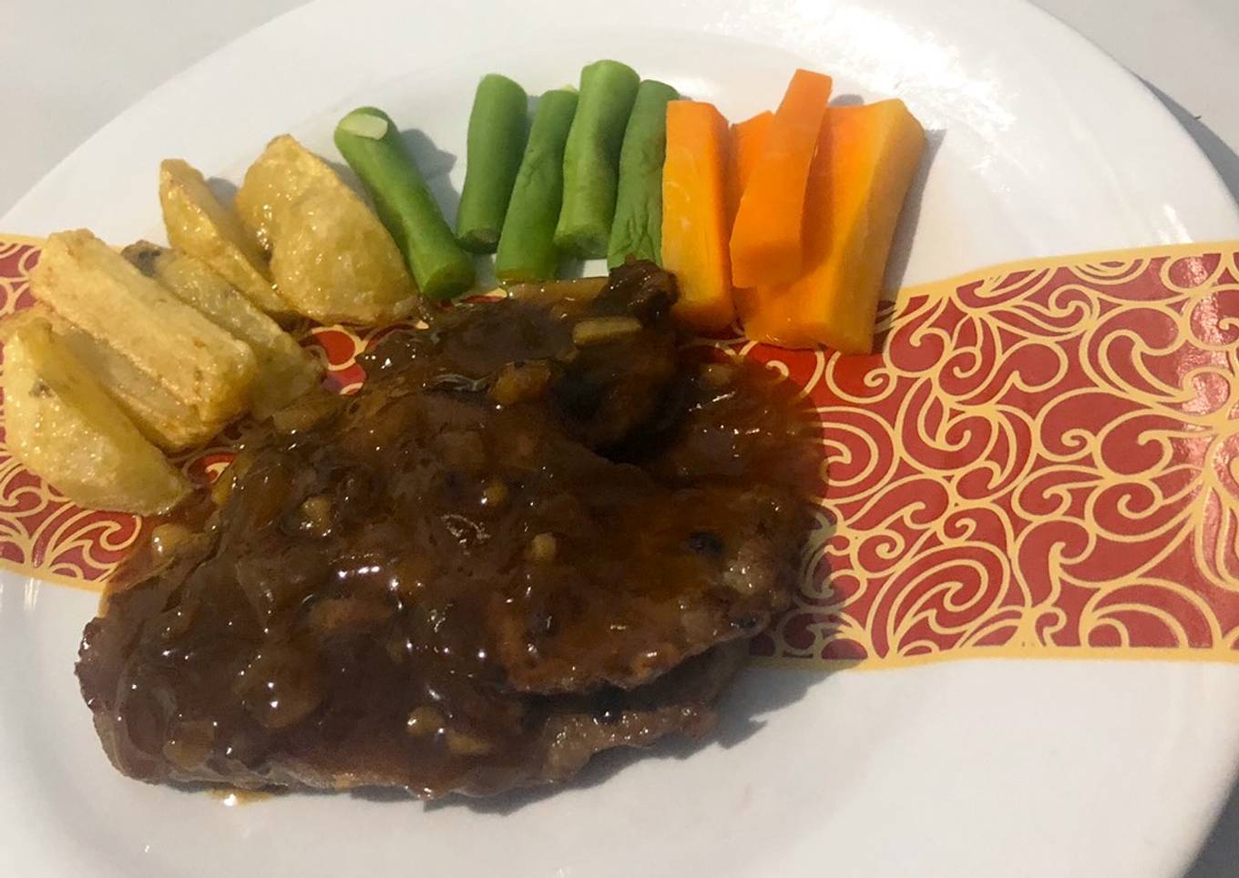 Beef steak with blackpapper sauce