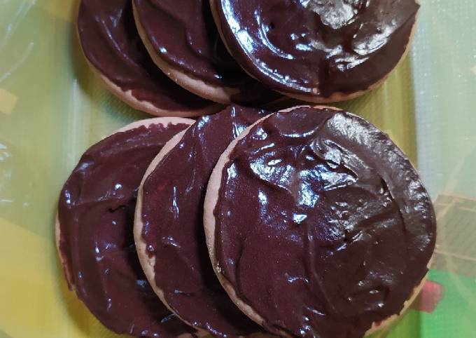 Resep Biskuit Selimut Cokelat oleh Layla - Cookpad