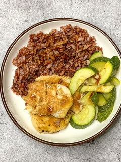 Hình của món Giảm cân - eat clean - d2: Ức gà áp chảo + bí ngòi xào (419calo).