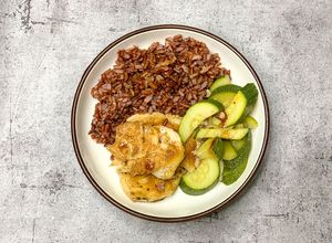 Hình của món Giảm cân - eat clean - d2: Ức gà áp chảo + bí ngòi xào (419calo).