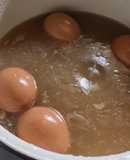 Abalében főtt tojás vagy krumplileves