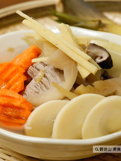 Vegan 家常料理🌿酸菜竹筍湯(全素)｜觀音山薈供品捐贈｜愛心公益廣結善緣 的食譜成品照片