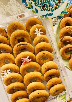 A picture of Date cookies.