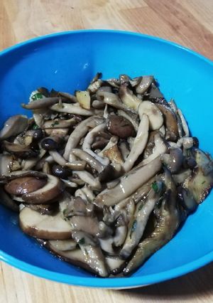 Foto principal de Setas varias con ajo y perejil