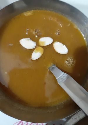 A picture of Besan halwa.