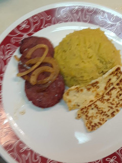 Una foto de 🇵🇾Mangu con queso y salami👐👐🇵🇷