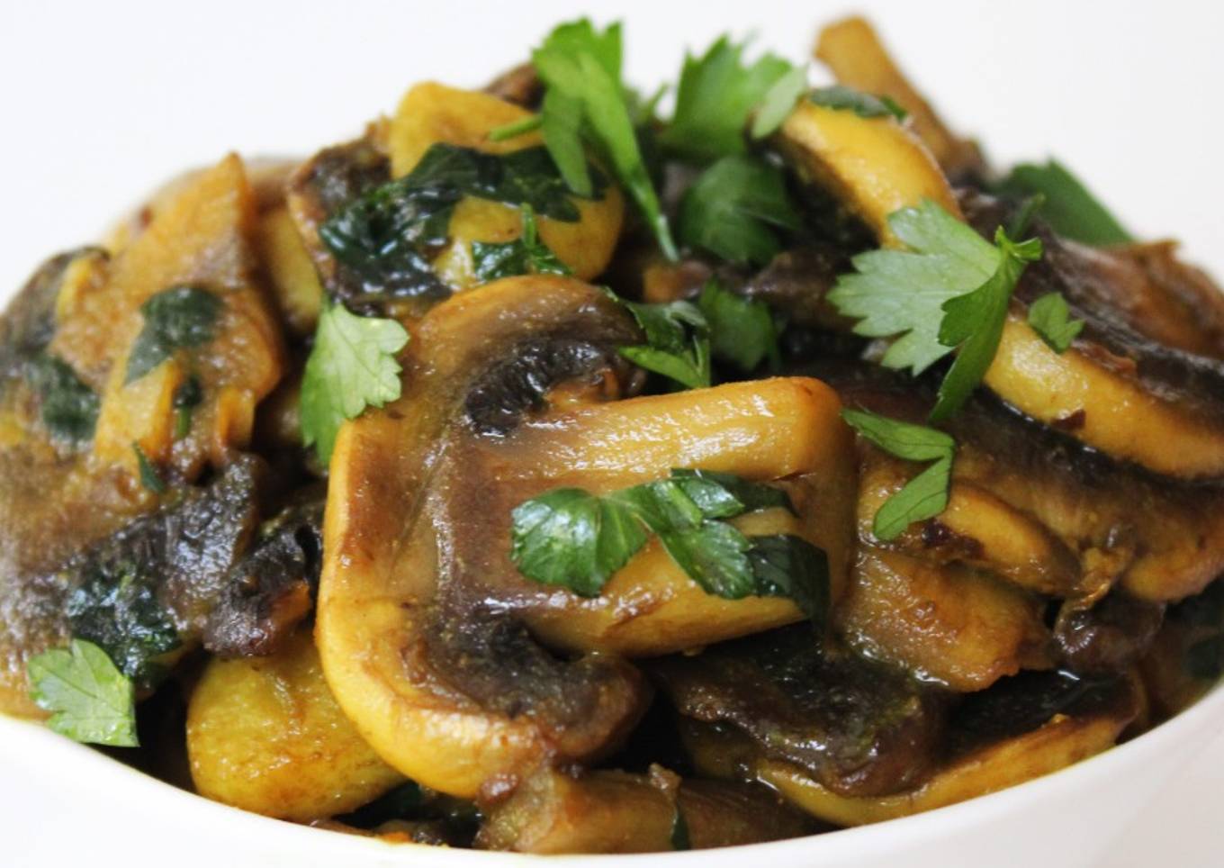 Champiñones al ajillo (baja en calorías y vegetariana)