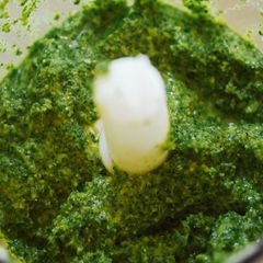 Kale pesto sauce A picture of Kale pesto sauce.