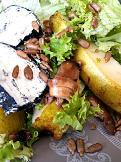 Una foto de Ensalada de pera y champiñones