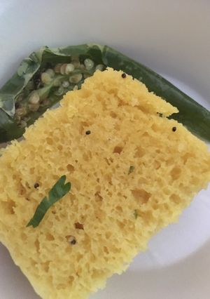A picture of Gujarati Dhokla.