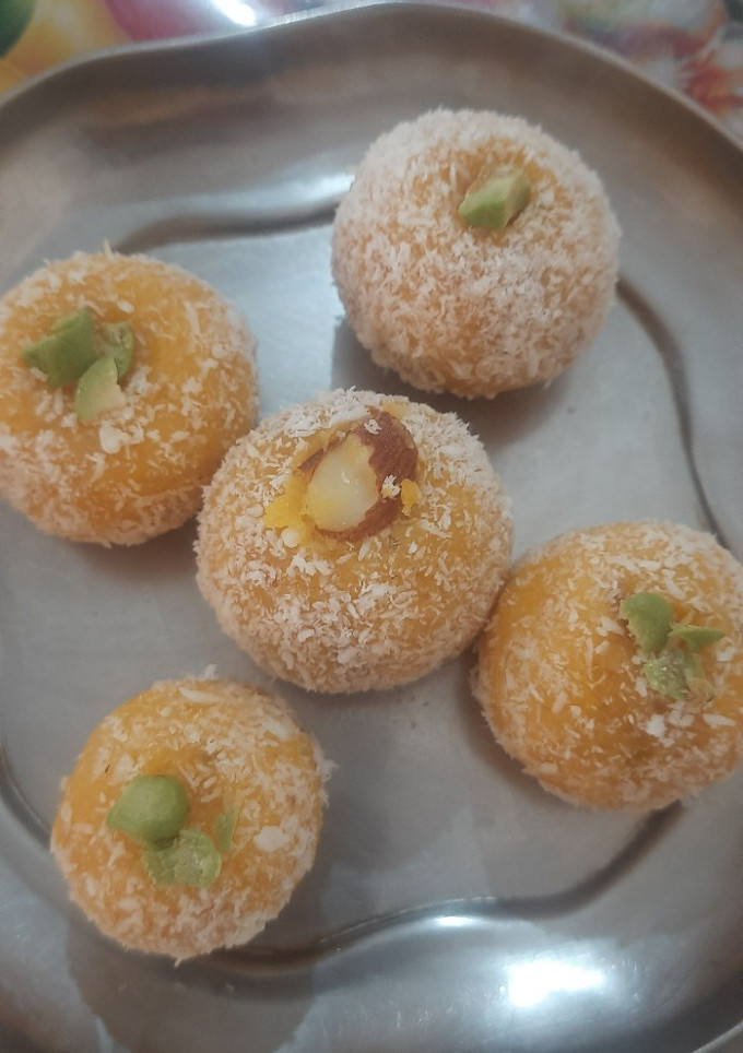 કોકોનટ નેમેગો લાડુ રેસીપી મુખ્ય ફોટો