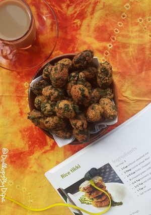 A picture of Methi Muthiya (Fried Fenugreek Dumplings).