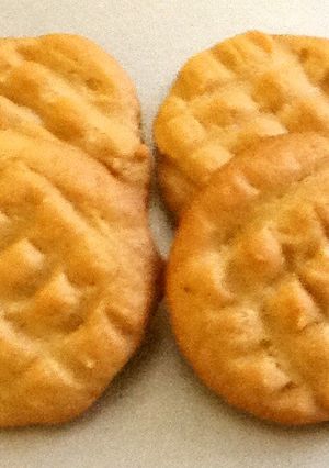 A picture of Addictive Peanut Butter Cookies.