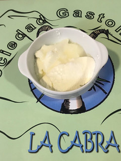 Una foto de Cuajada de la ulzama (postre)