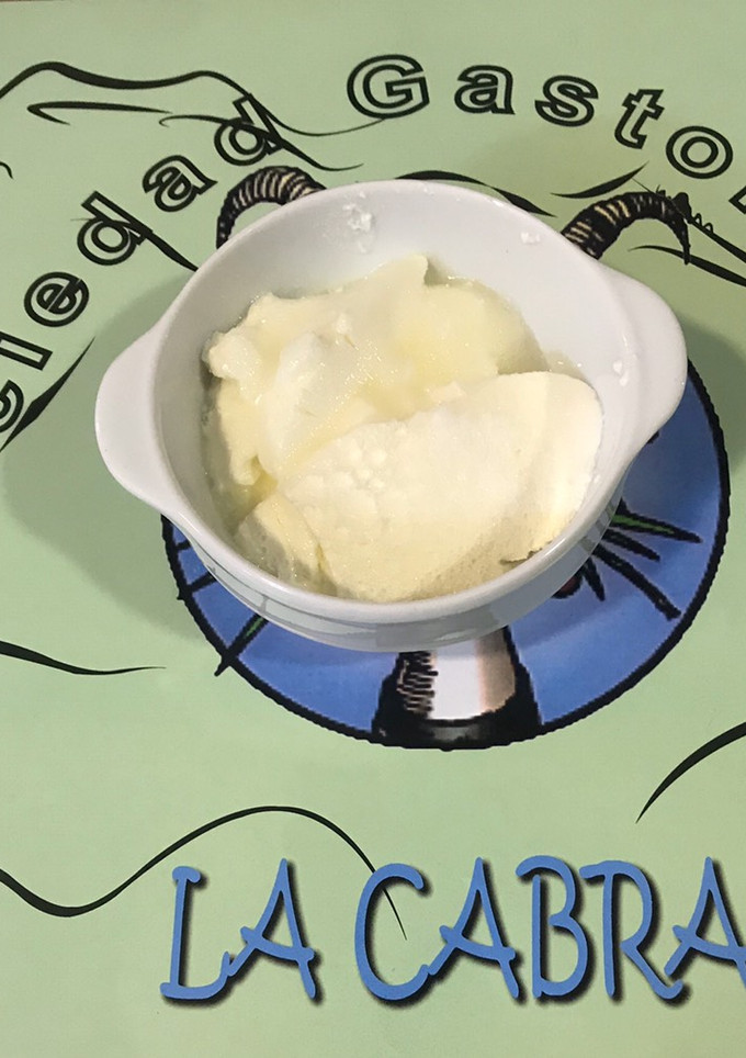 Una foto de Cuajada de la ulzama (postre)