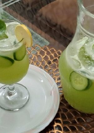 A picture of Cucumber lemonade.