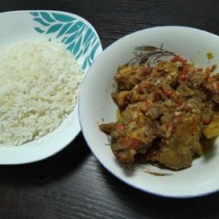 Rice and peppered chicken A picture of Rice and peppered chicken.