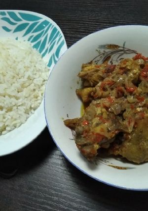 A picture of Rice and peppered chicken.