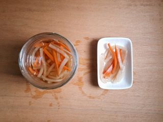 紅白蘿蔔泡菜 daikon and carrot pickle