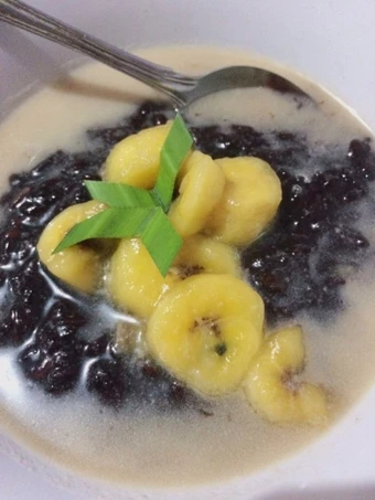 Cara Sederhana Membikin Resep  Ketan Hitam dengan Kolak Pisang Sederhana yang Lezat Sekali, Menggugah Selera