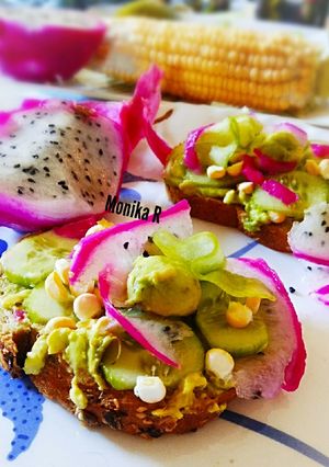 A picture of Avocado Toast with Dragon fruit flavour.