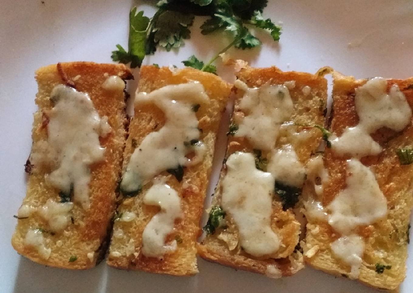 Butter garlic cheese bread