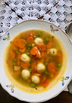 Kapros zöldségleves gombócokkal recept fotója