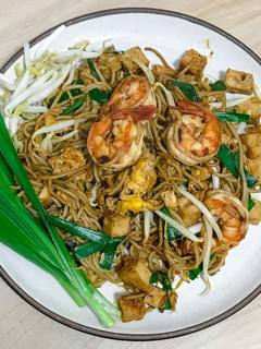 A picture of Pad Thai with Shirataki Noodles and Fresh Shrimp.