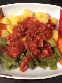 Una foto de Judías con tomate