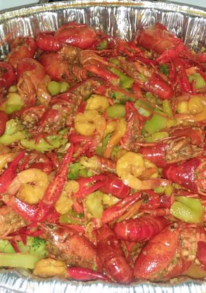 A picture of Crawfish,shrimp and broccoli crab boil.