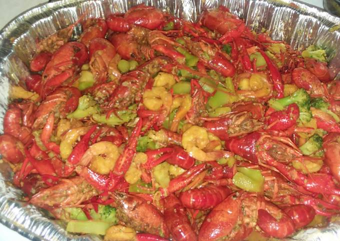 Recipe of Perfect Crawfish,shrimp and broccoli crab boil