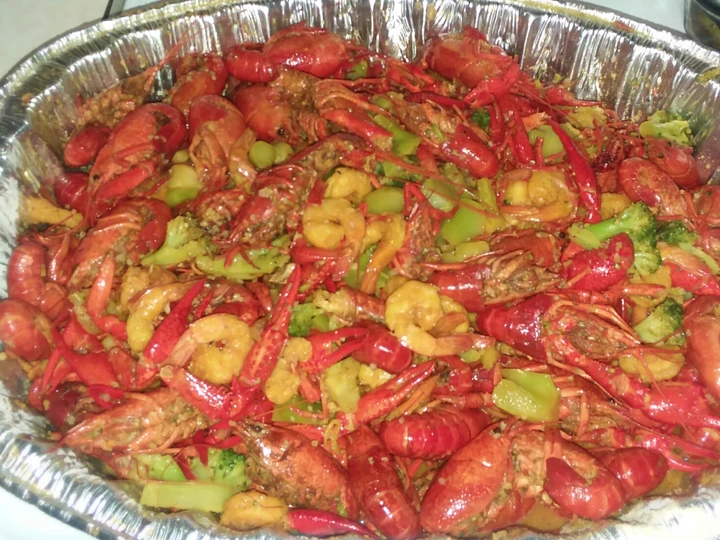Easy Way Prepare Recipe Crawfish,shrimp and broccoli crab boil that is Awesome, So Delicious}
