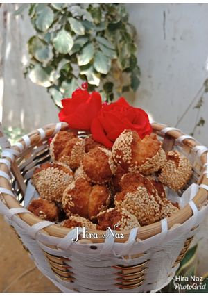 A picture of Laughing Balls | Chinese Smiling Sesame Cookies.