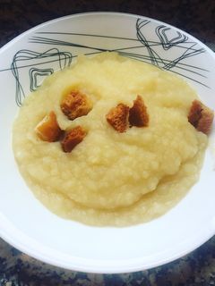 Una foto de Puré de patatas con picatostes