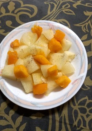 A picture of Mango and melon chat🥭🥭.