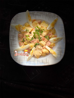 A picture of Buffalo potatoes salad.