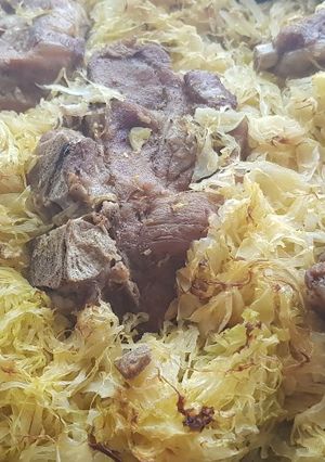 Savanyúkáposztás sült hús recept fotója