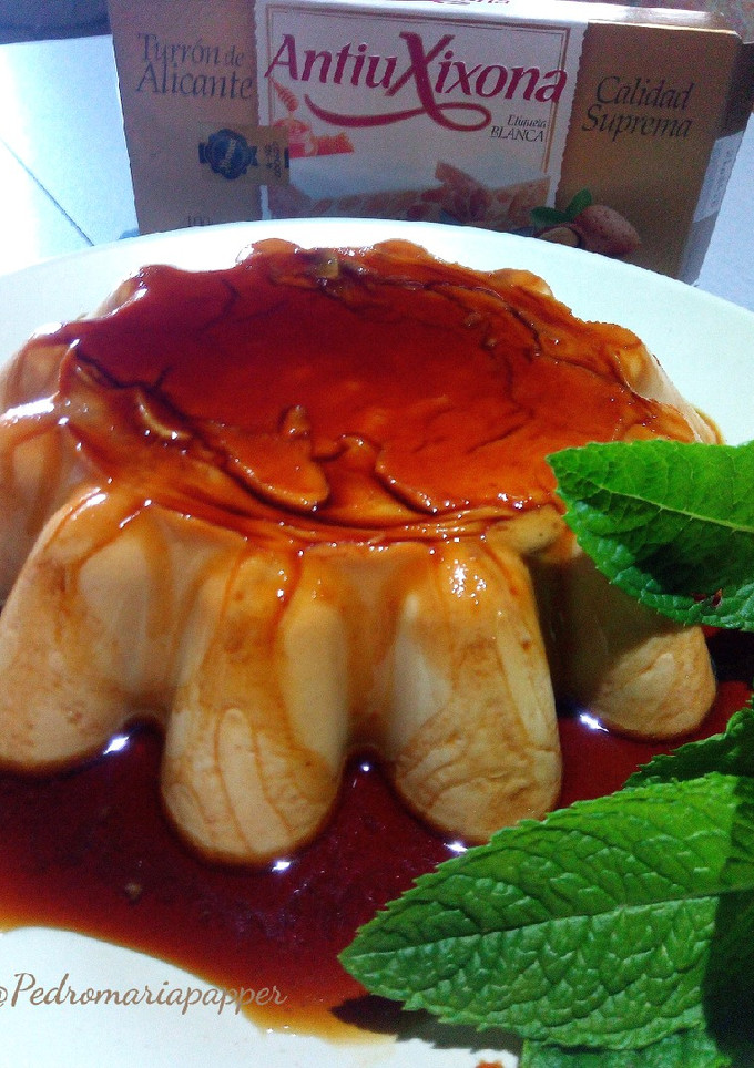 Una foto de Flan de turrón duro de almendras. (Thermomix)