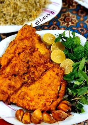 عکسی از دستور سبزی پلو با ماهی سوخاری خونه مامان 😋
