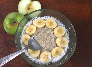 Una foto de AVENA COCIDA para el desayuno 🥣🌾🍌
