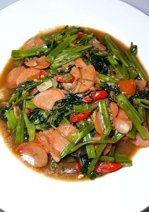Foto resep TUMIS KANGKUNG SOSIS SAOS TIRAM PEDAS MIX TERASI UDANG 😍