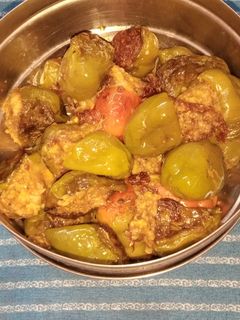 भरवा शिमला मिर्च (Bharwan Shimla Mirch recipe in Hindi) रेसिपी मुख्य फोटो