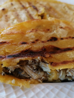 Una foto de Quesadilla de pollo, cebolla y queso