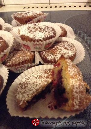 Φωτογραφία της συνταγής Cupcakes με φρούτα του δάσους