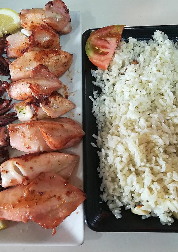 Una foto de Calamares al ajillo