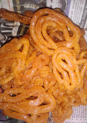 जलेबी (jalebi recipe in Hindi) रेसिपी मुख्य फोटो